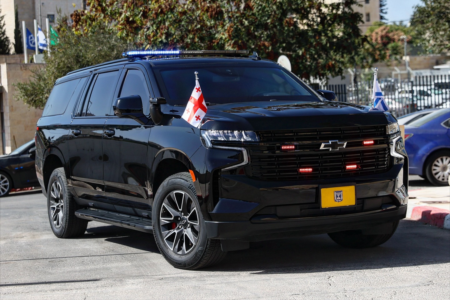 🇮🇱🤝🏼🇬🇪
גאים לקחת חלק בביקור הרשמי של שר הפנים הגיאורגי בישראל, בהובלת השר לביטחון לאומי ח״כ איתמר בן גביר.
במהלך הביקור התקיימו מפגשים, סיורים ואירועים רשמיים שתרמו לחיזוק שיתוף הפעולה בין ישראל לגיאורגיה בתחומי ביטחון הפנים וההצלה.
כבוד עבורנו לספק את מערך ההסעה המאובטח לאורחי המשלחת לאורך ימי הביקור.
911VIP 🛡️